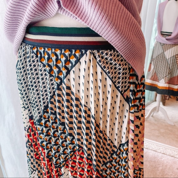 Colorful Pleated Skirt - Picture 2 of 2